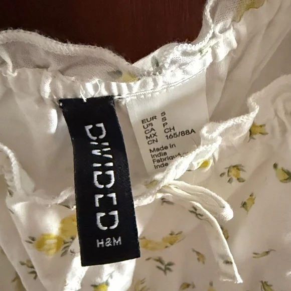 Divided H&M Floral Print Top – Small 🌸✨ NWOT - Picture 2 of 5